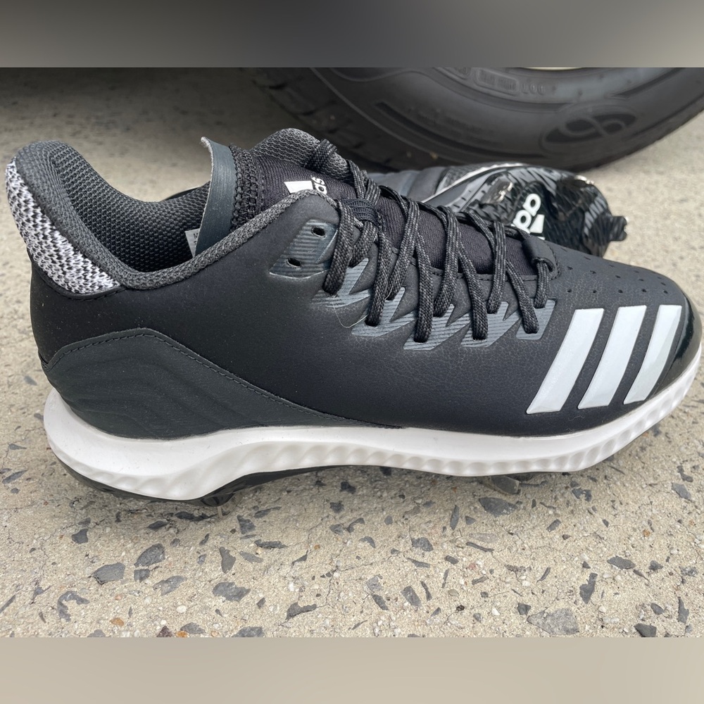 Adidas Icon Bounce 8.5 women’s cleats